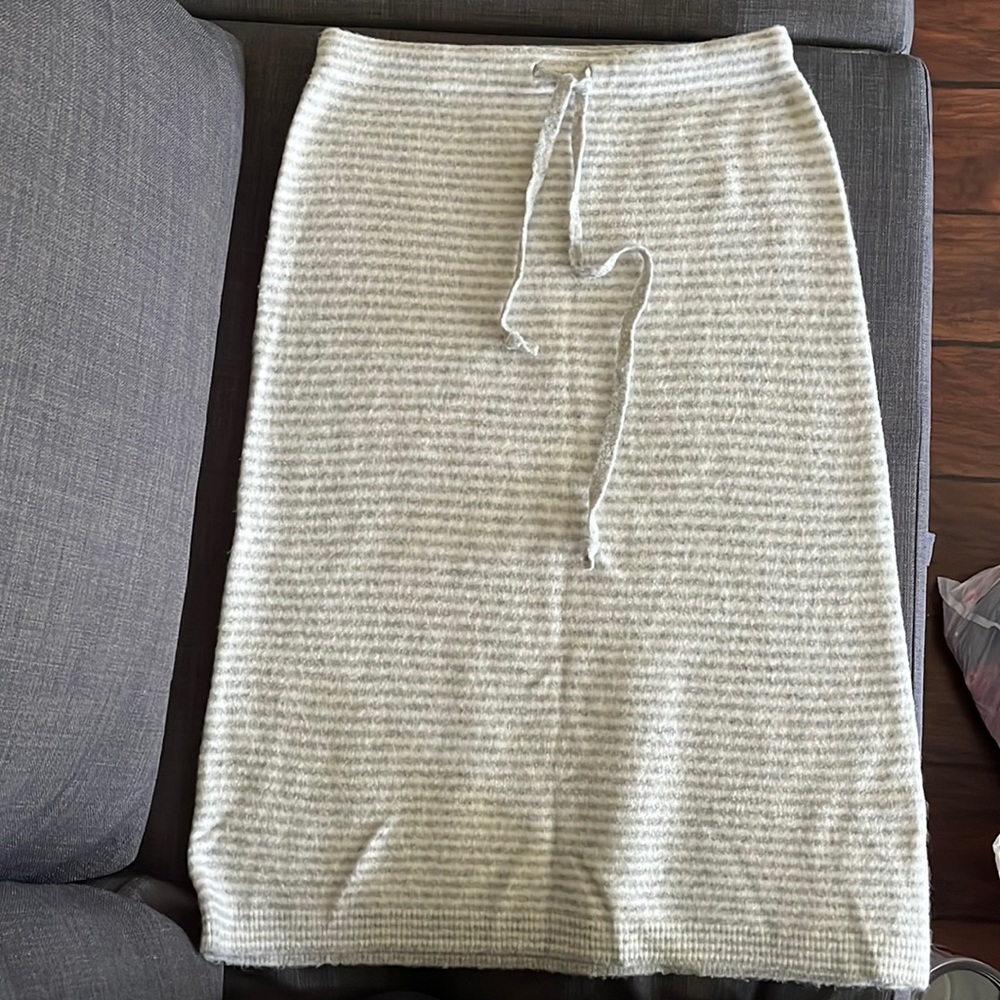 White and gray skirt